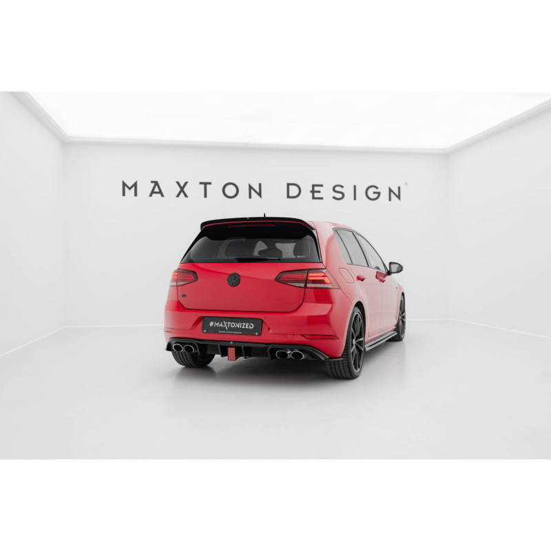 Maxton Regular