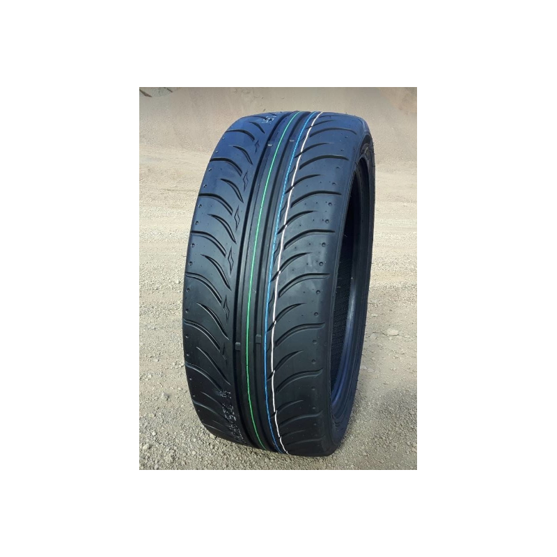 Zestino Acrova 235/35ZR19 Semi Slick