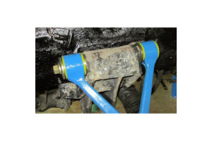 216178B: Front suspension bush kit